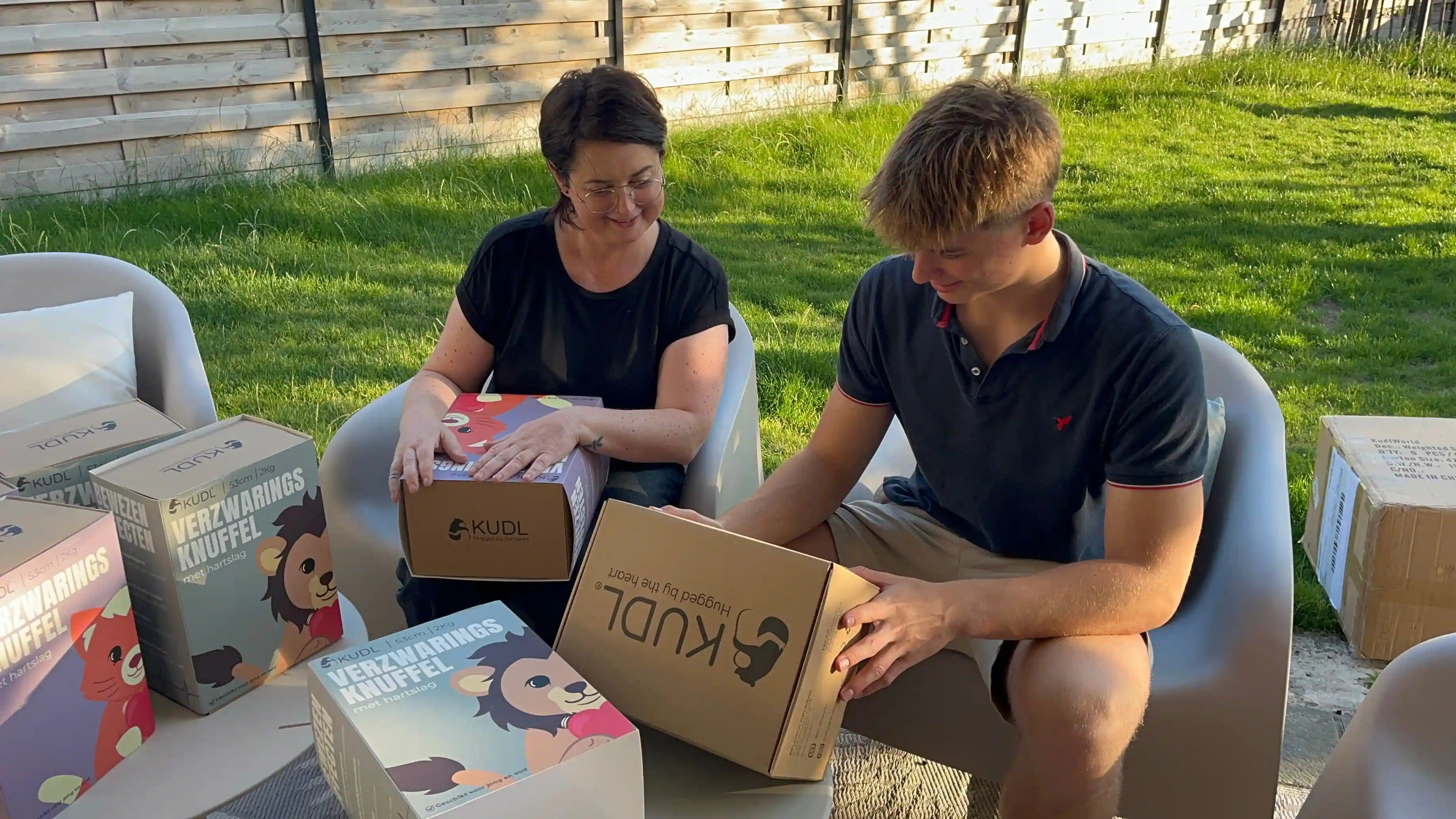 Moeder en zoon ontwikklen samen KUDL verzwaringsknuffel met hartslag